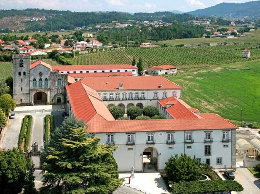 Convento-de-Sao-Salvador-de-Vilar-de-Frades_vilar_de_frades_2_207143526354908c4c47b0b-720x460