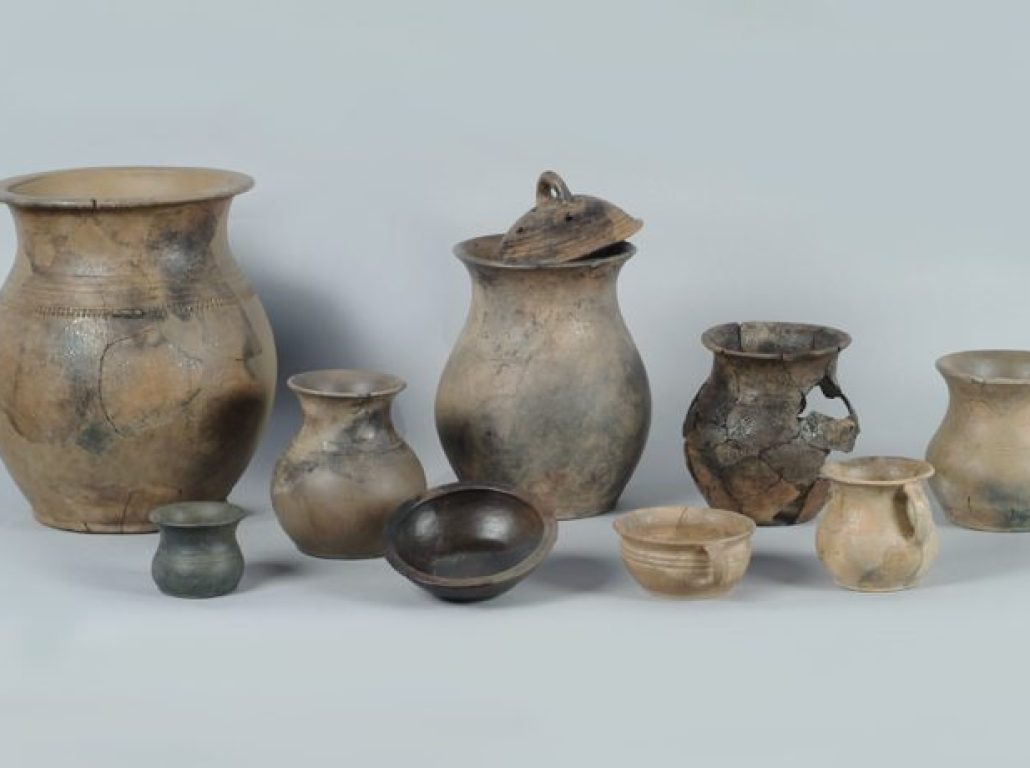 Museu-de-Arqueologia-D.-Diogo-de-Sousa_11_mdds-ceramica_utilitaria__idade_do_ferro._26125692054d69b9d50fbe-720x460